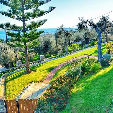 Διαμέρισμα Araucaria House *